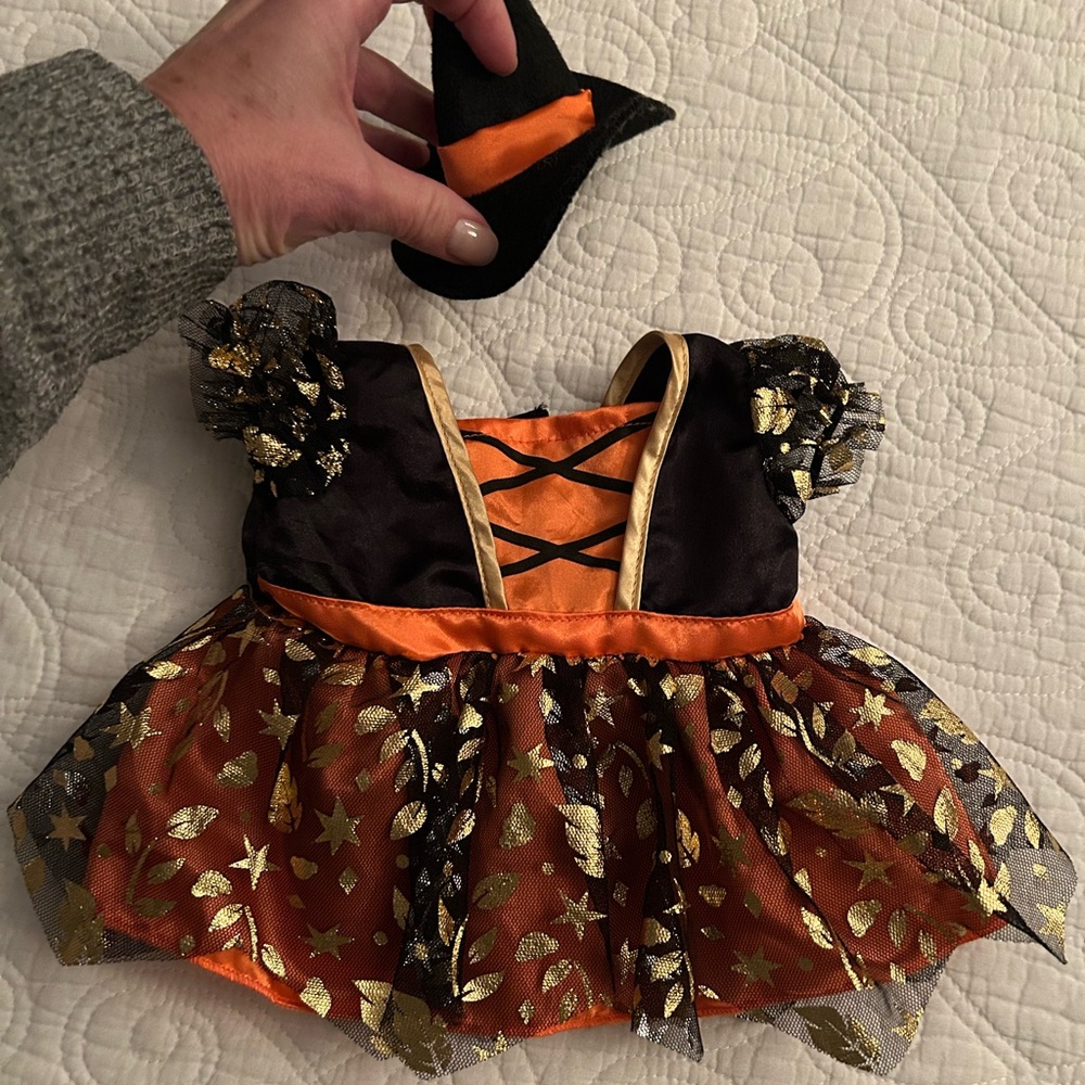 Build a Bear LOT - includes stuffed Dino, Anna dress/shoes, Elsa dress/shoes … - Picture 3 of 10